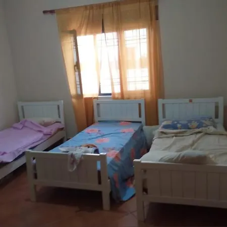 Vandrerhjem Hostelshqiponja *